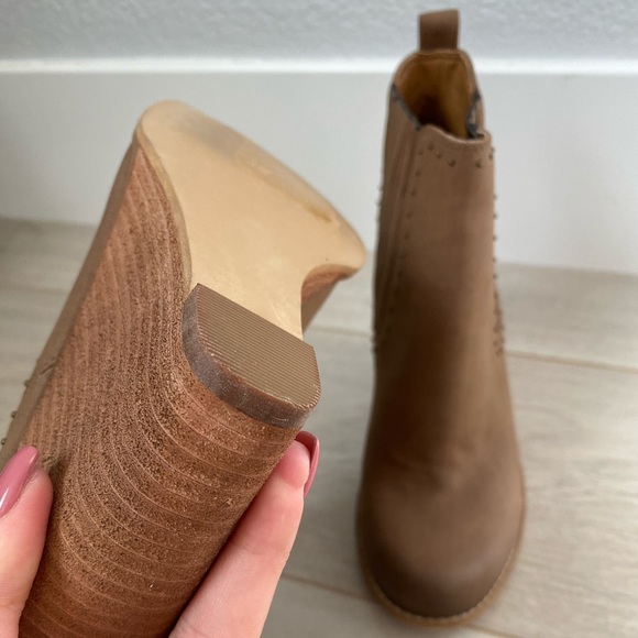 Melrose and Market New in box Brown wedge  boots - Picture 5 of 6